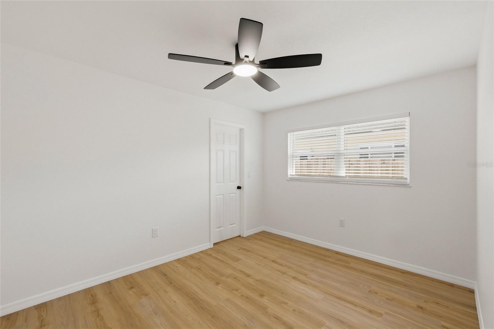 Image 17 of 27 For 2490 Grove Ridge Drive