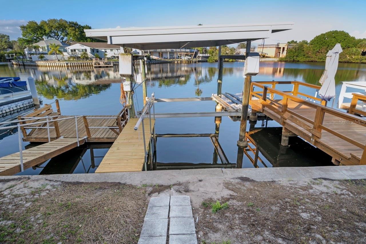 Image 18 of 23 For 595 Westwinds Drive