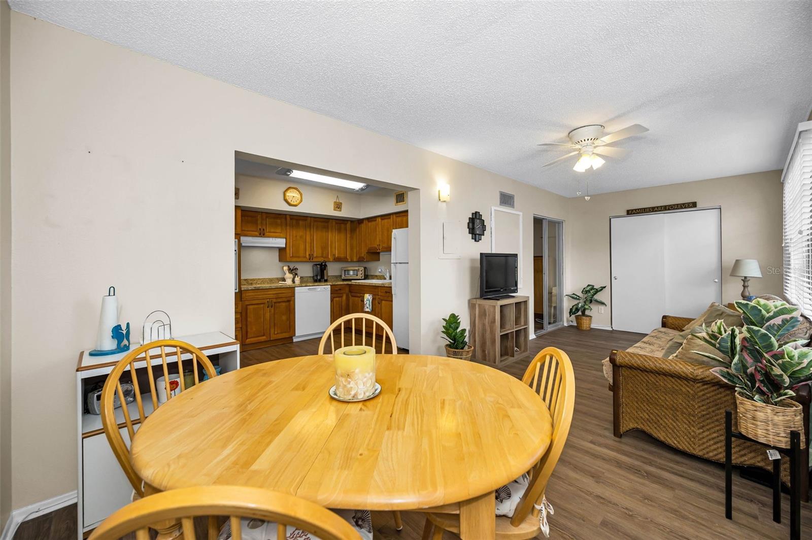 Image 33 of 100 For 2404 Florentine Way 20