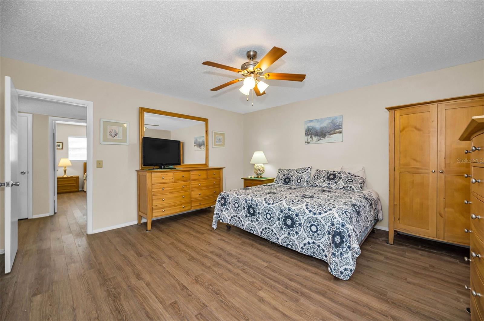 Image 37 of 100 For 2404 Florentine Way 20