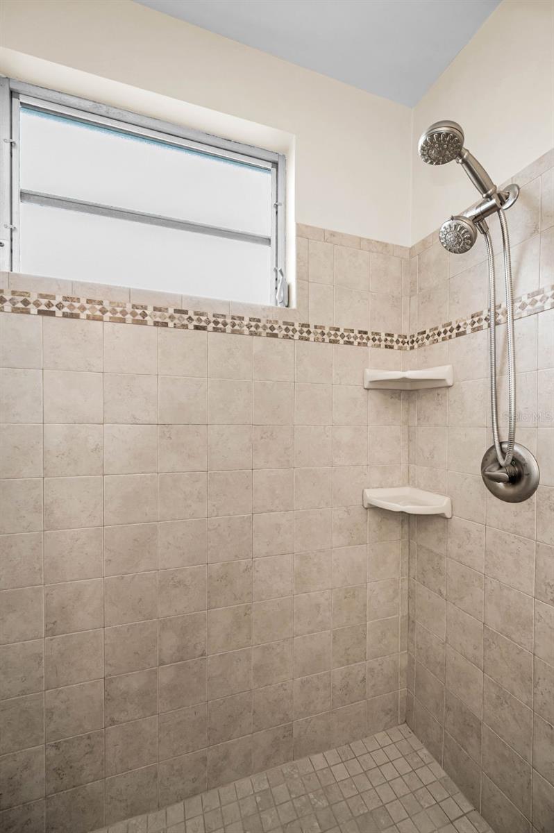 Image 39 of 100 For 2404 Florentine Way 20