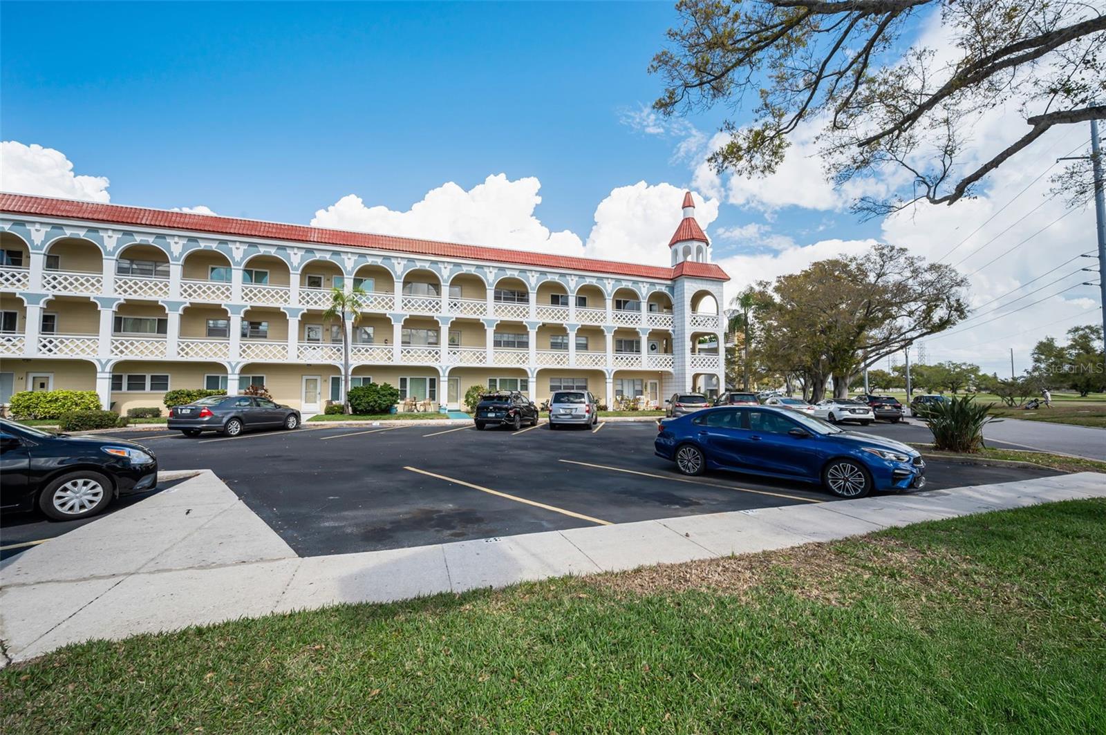 Image 5 of 100 For 2404 Florentine Way 20