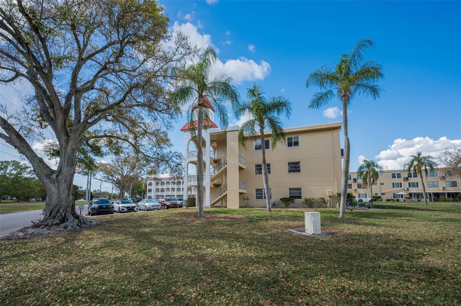 Image 57 of 100 For 2404 Florentine Way 20