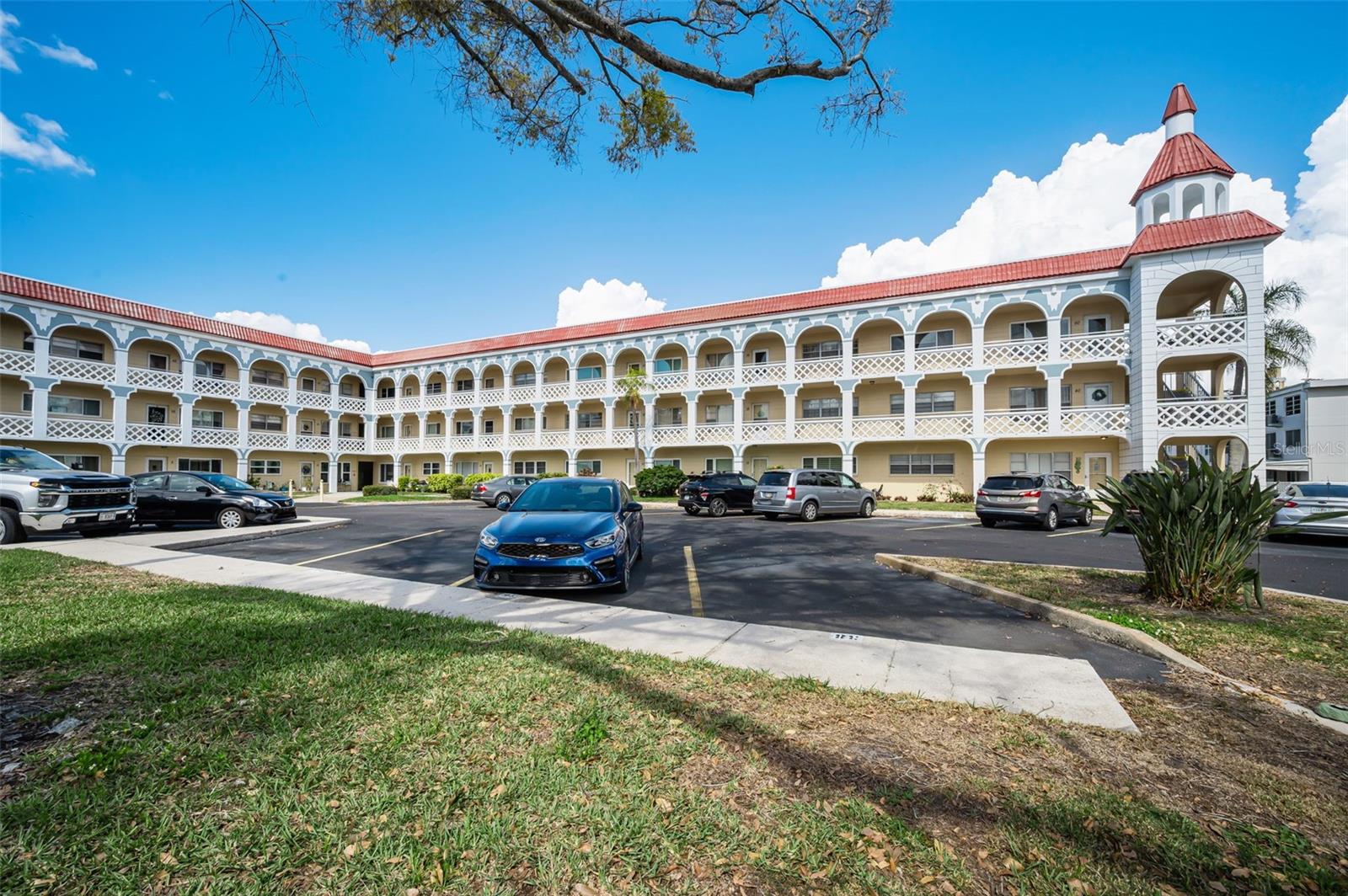 Image 7 of 100 For 2404 Florentine Way 20