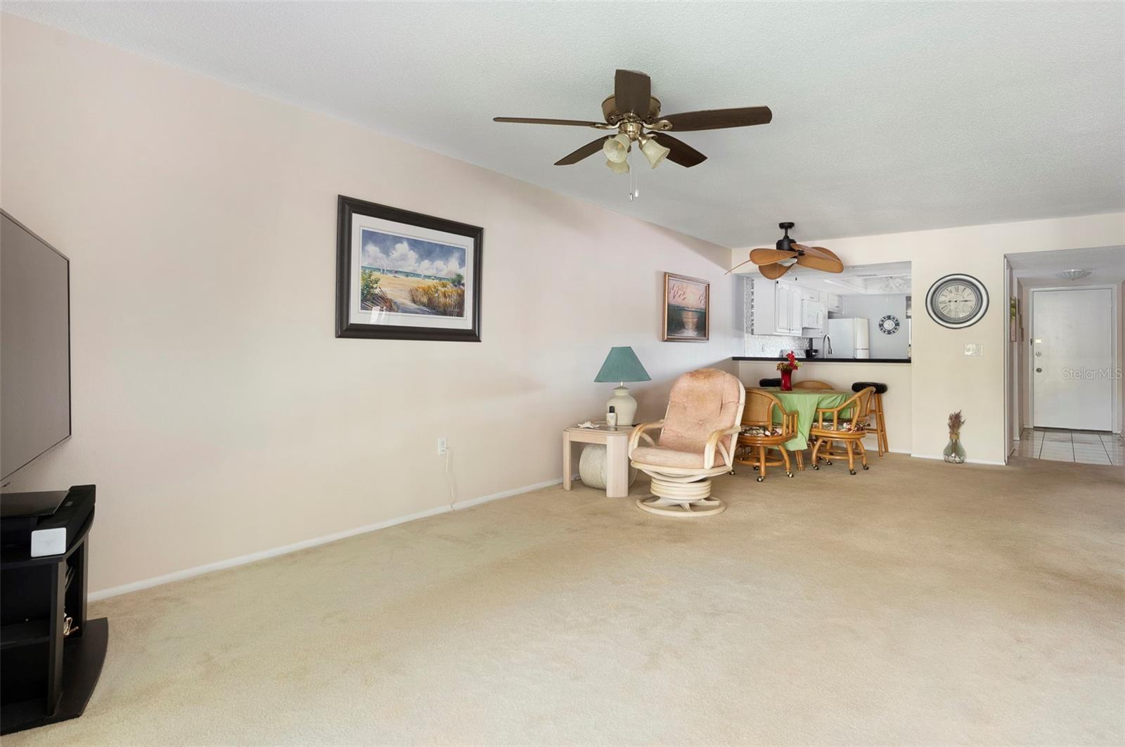 Image 11 of 31 For 110 Lakeside Court 110