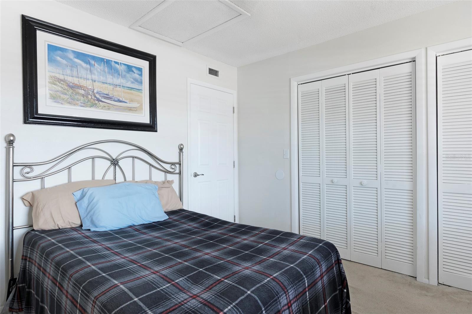 Image 24 of 31 For 110 Lakeside Court 110