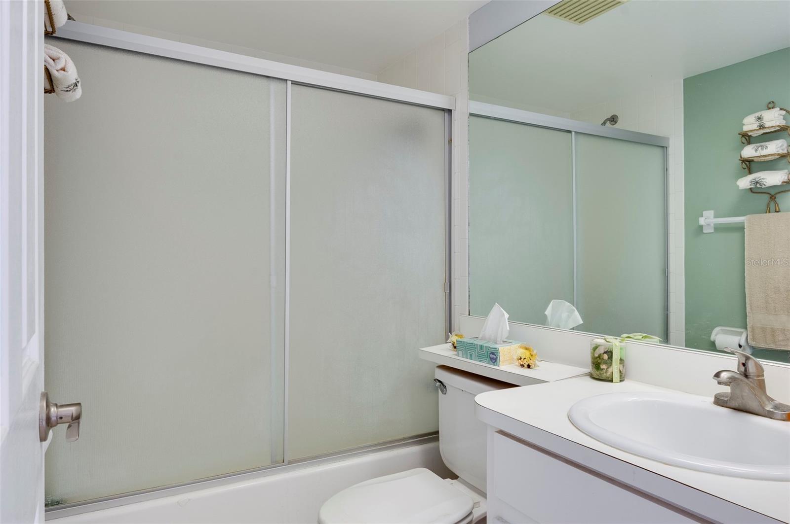 Image 25 of 31 For 110 Lakeside Court 110