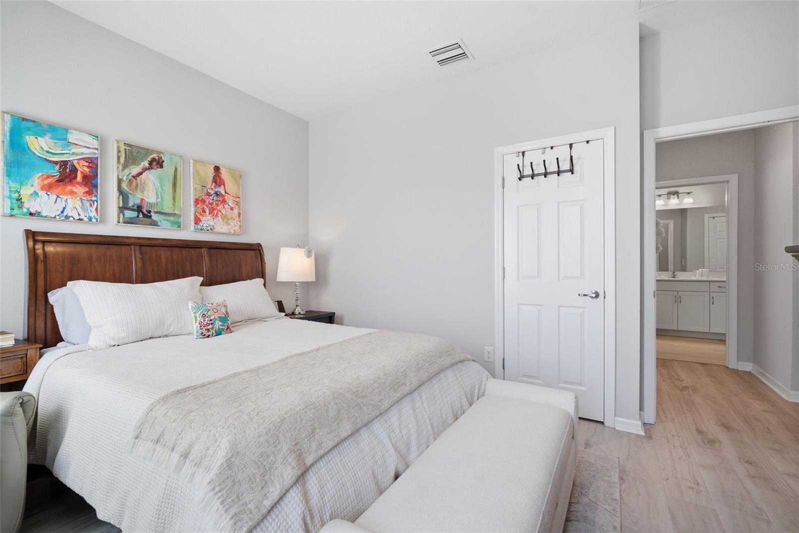 Image 26 of 67 For 31477 Westbury Estates Avenue