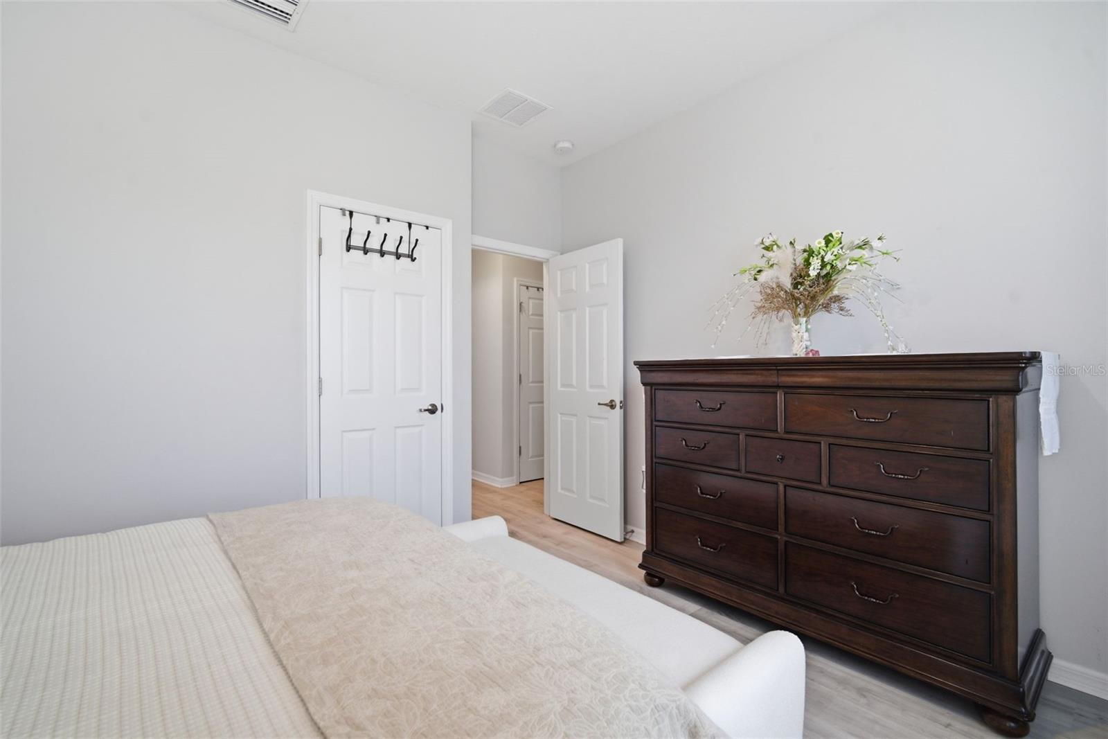 Image 27 of 67 For 31477 Westbury Estates Avenue