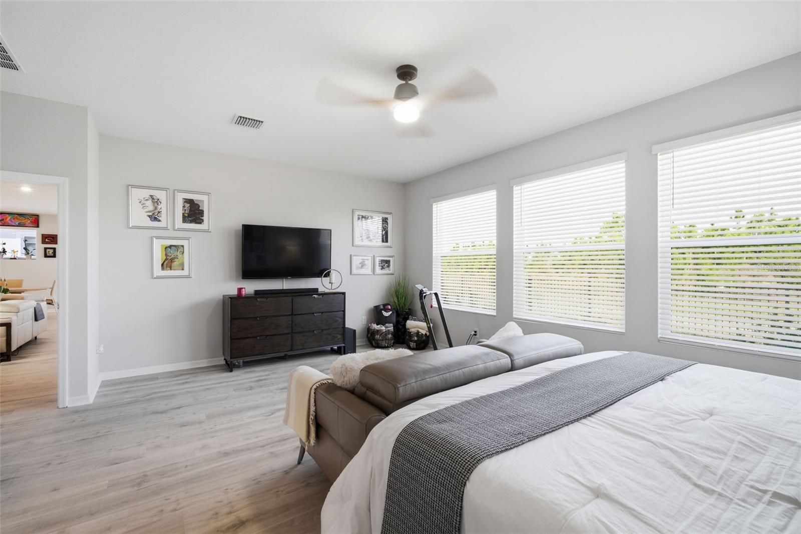 Image 37 of 67 For 31477 Westbury Estates Avenue