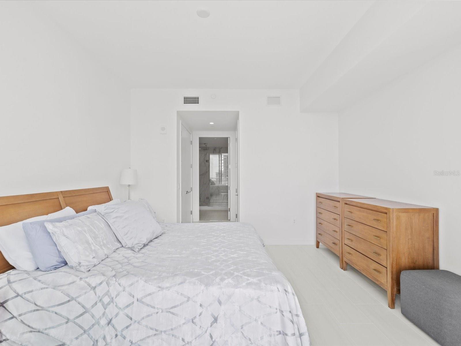 Image 16 of 56 For 400 Central Avenue 1603