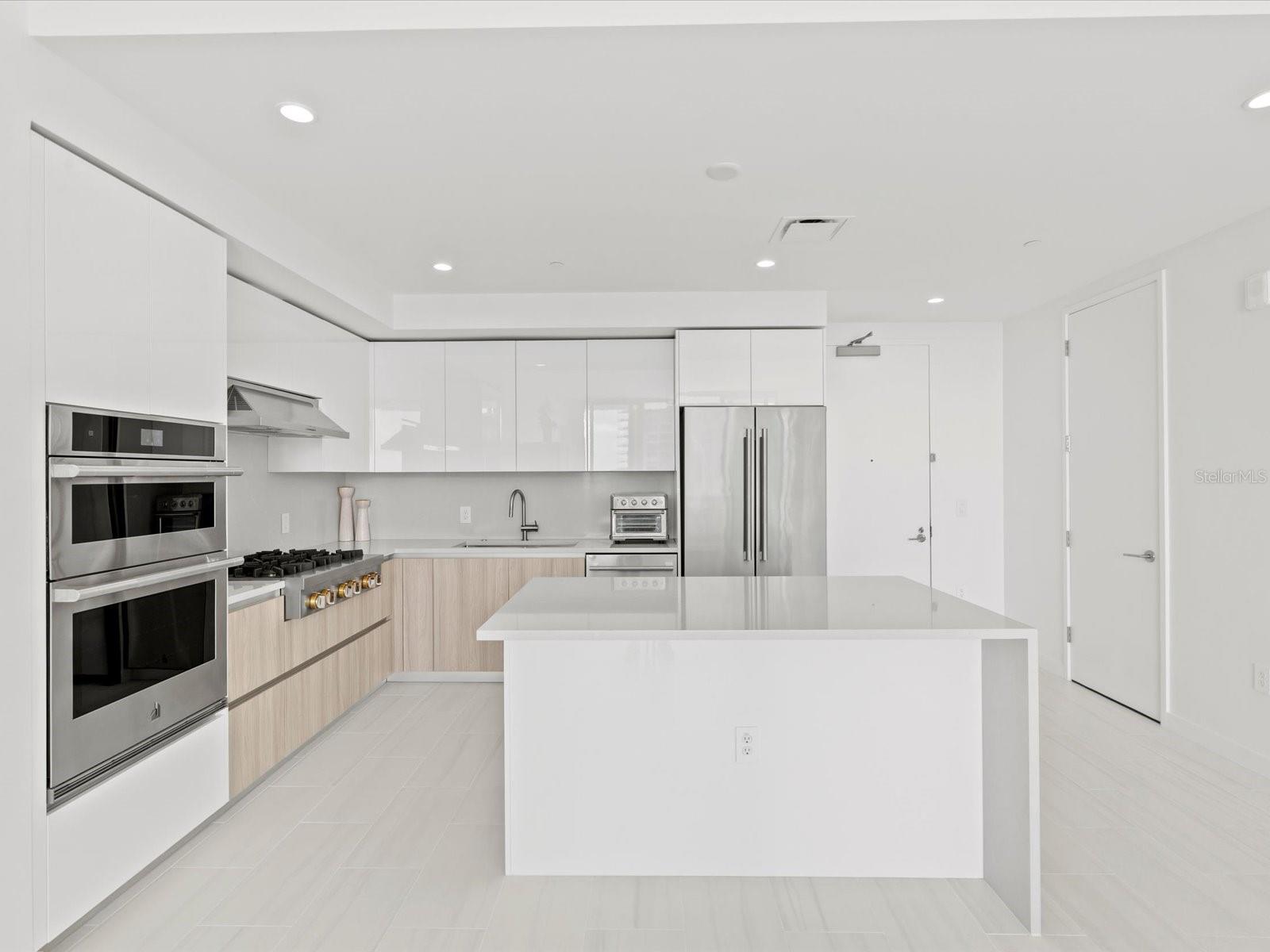 Image 6 of 56 For 400 Central Avenue 1603