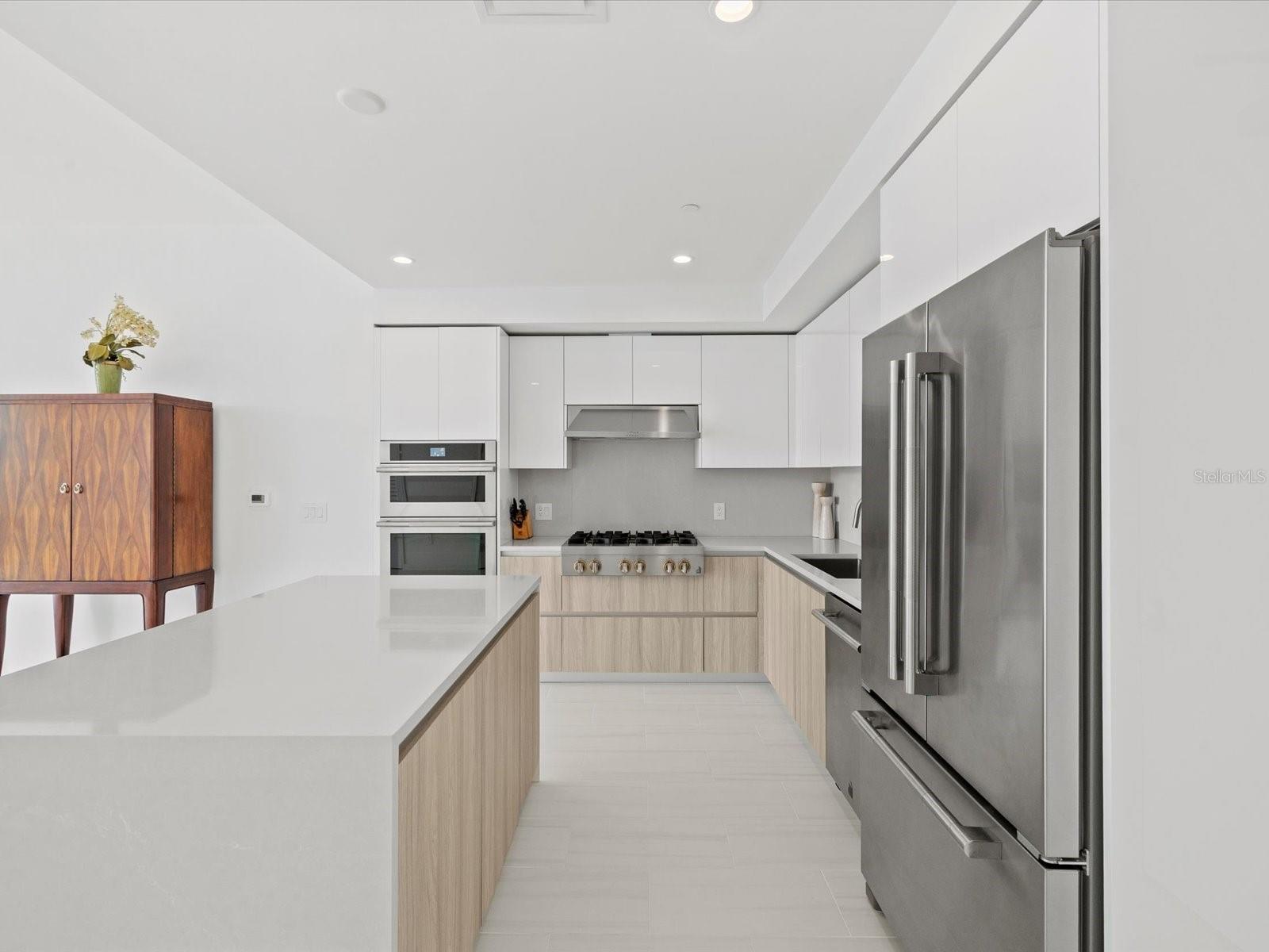 Image 9 of 56 For 400 Central Avenue 1603