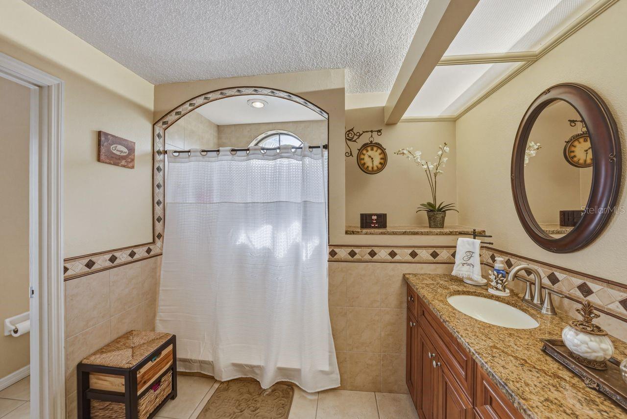 Image 40 of 98 For 2104 Haydon Court