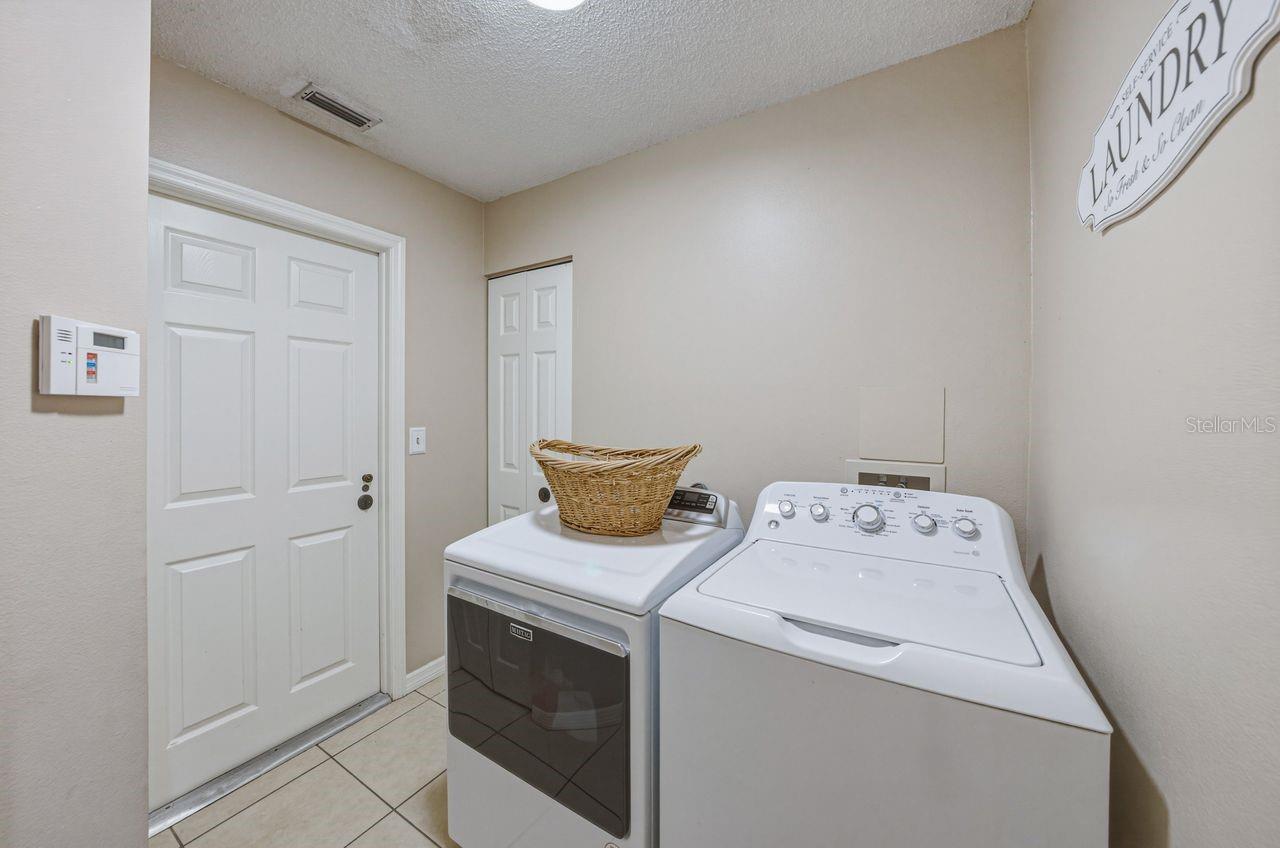 Image 43 of 98 For 2104 Haydon Court