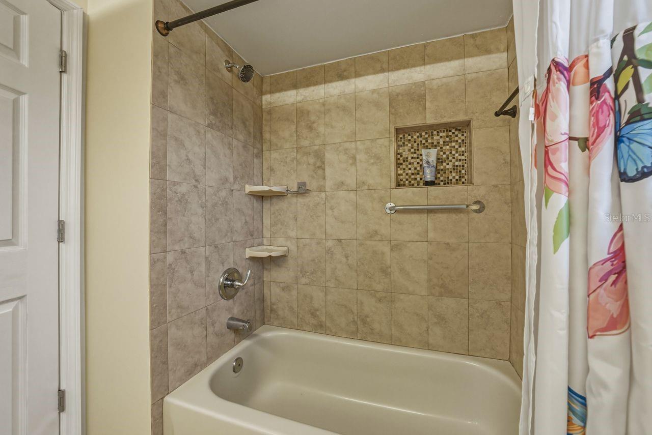 Image 49 of 98 For 2104 Haydon Court