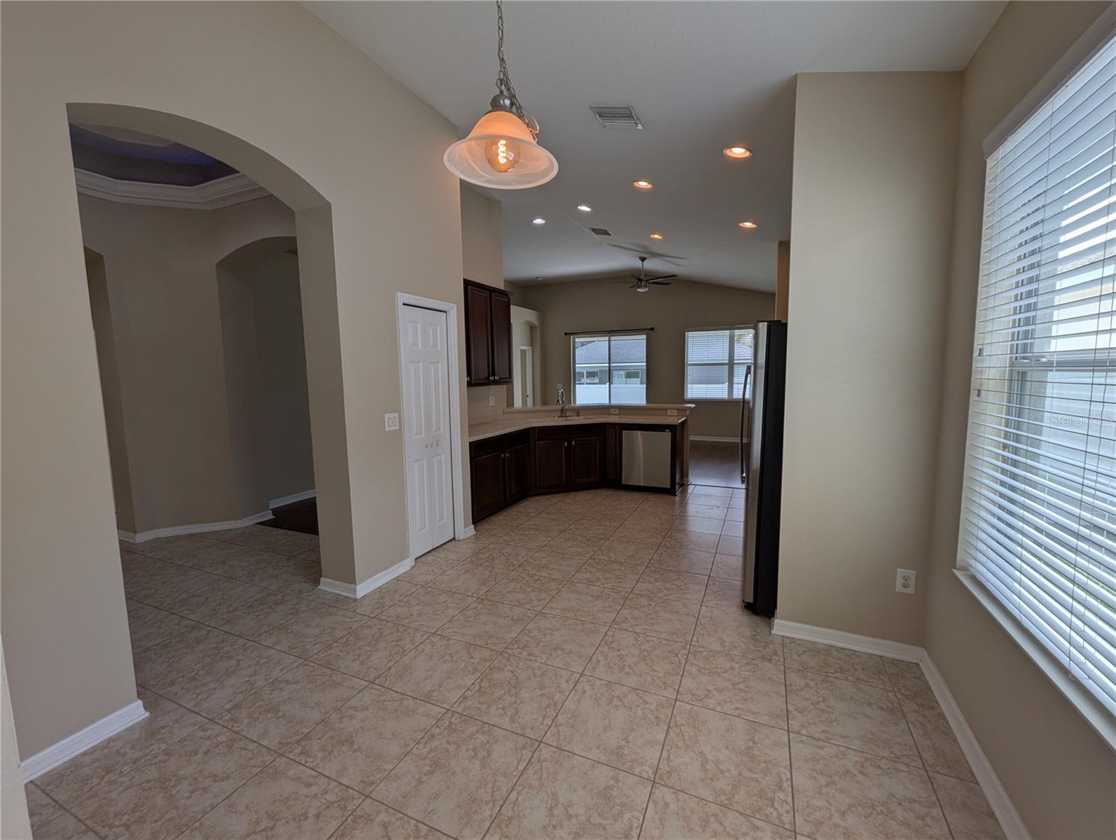 Listing photo id 8 for 12717 Avelar Creek Drive