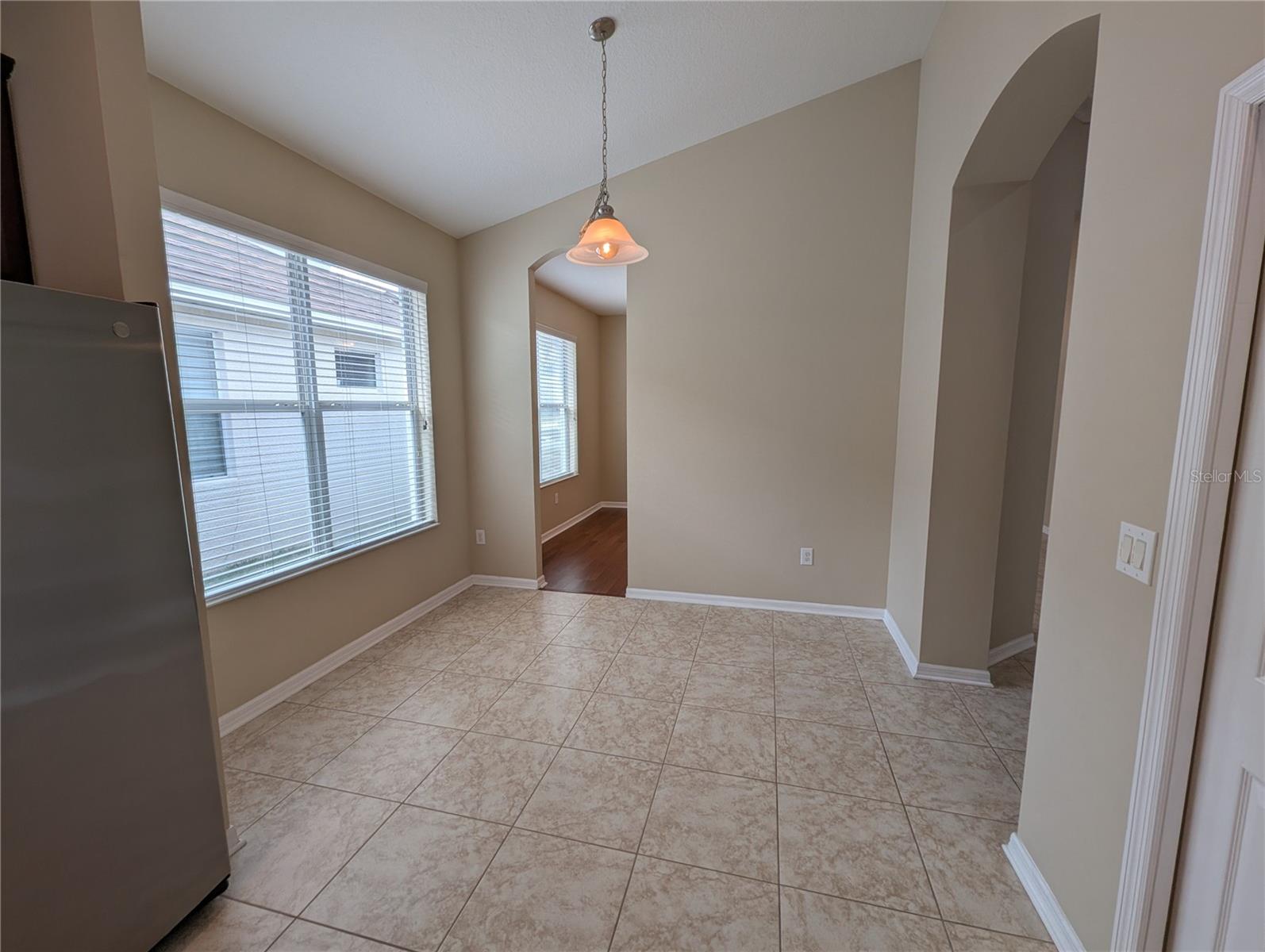 Listing photo id 13 for 12717 Avelar Creek Drive