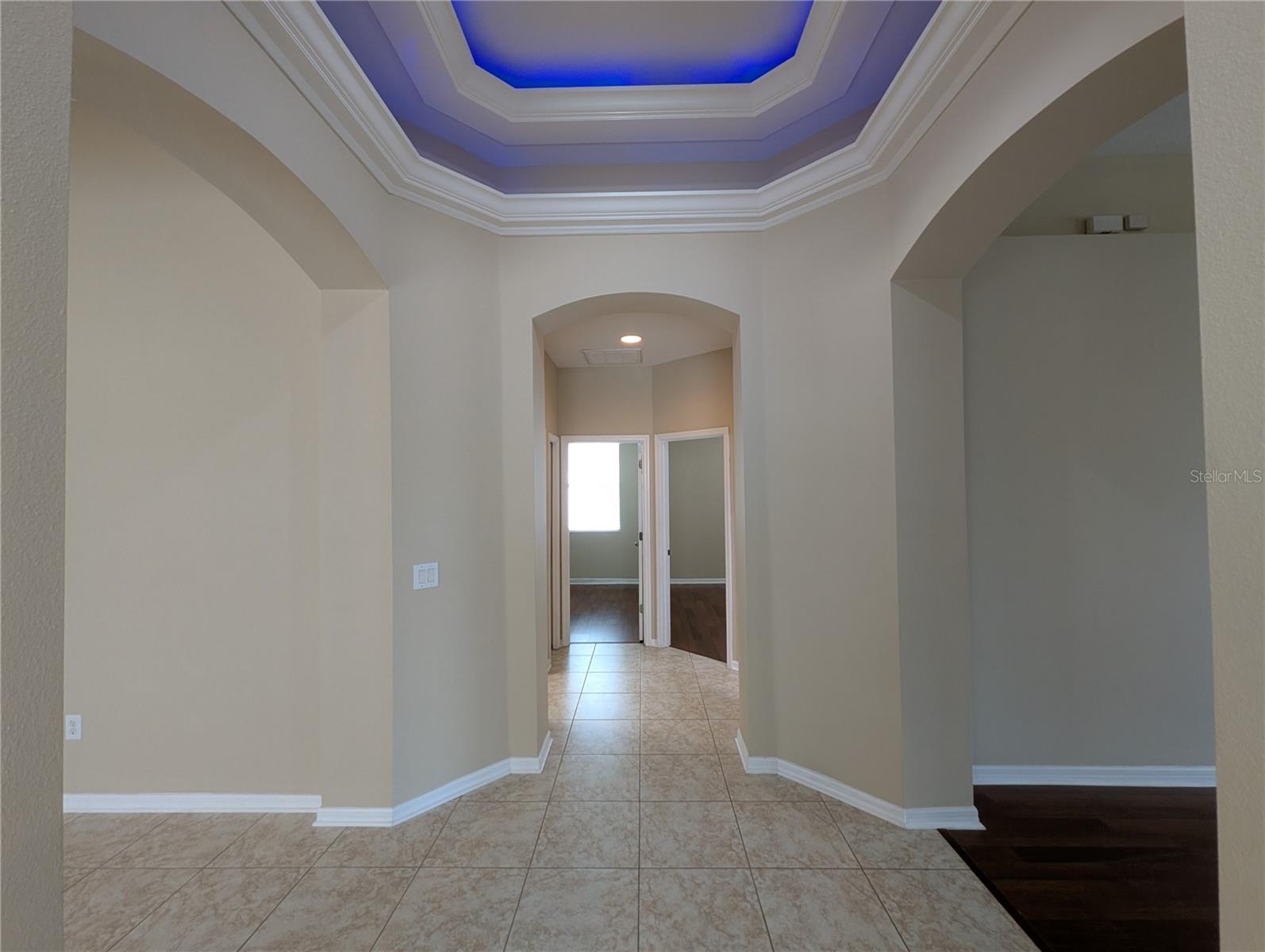 Listing photo id 14 for 12717 Avelar Creek Drive