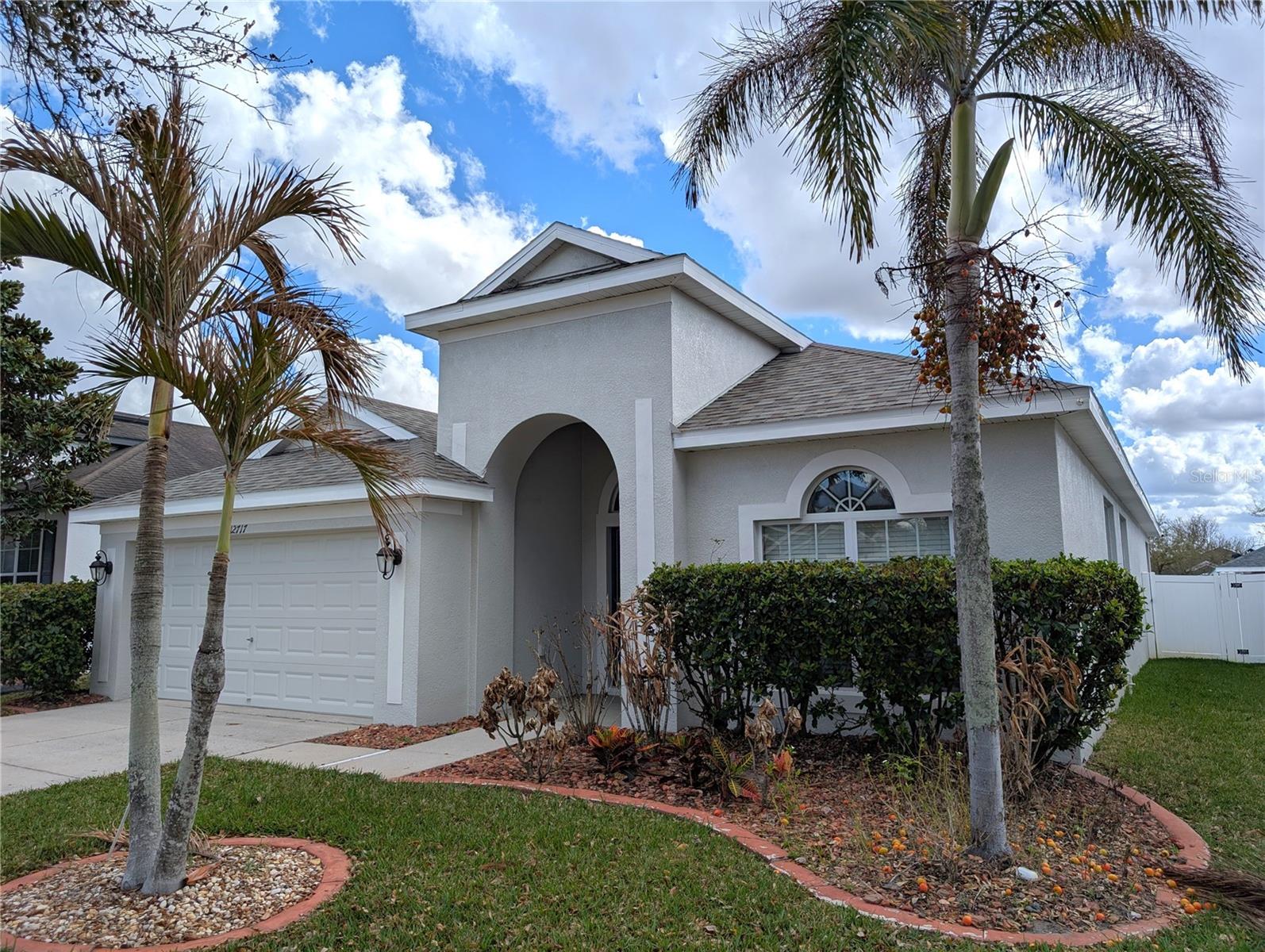 Listing photo id 0 for 12717 Avelar Creek Drive