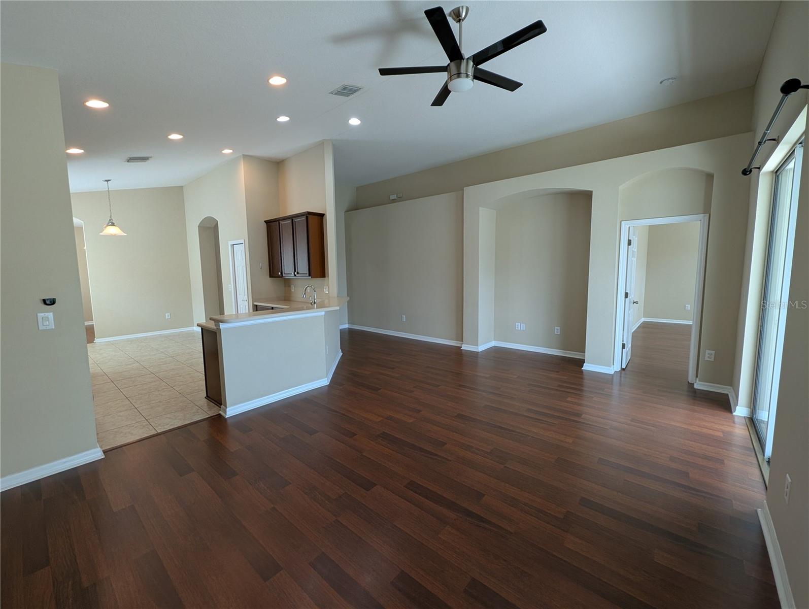 Listing photo id 18 for 12717 Avelar Creek Drive