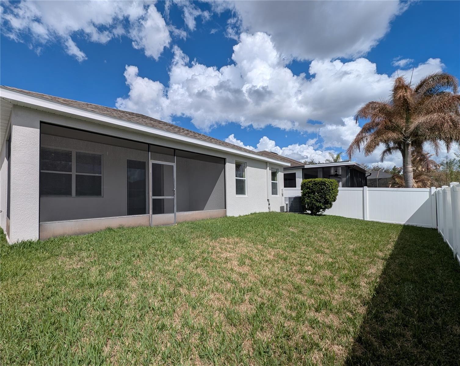 Listing photo id 45 for 12717 Avelar Creek Drive