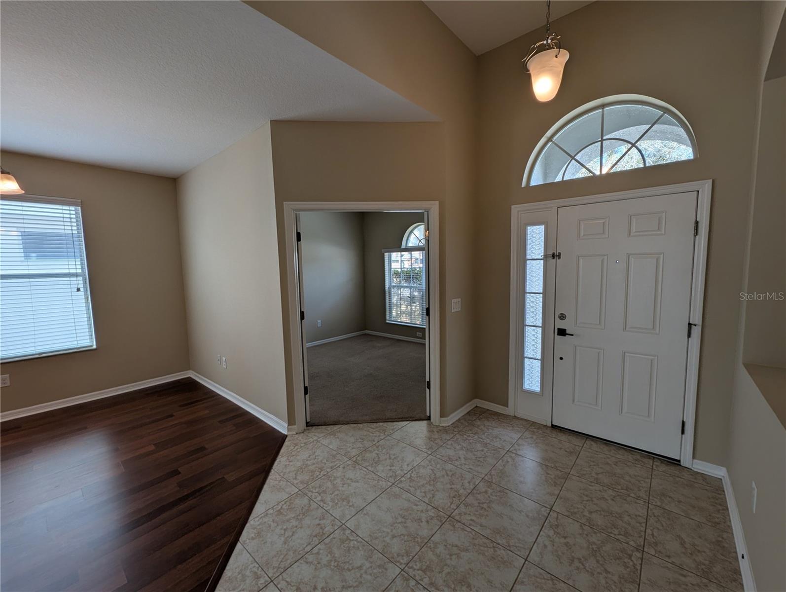 Listing photo id 4 for 12717 Avelar Creek Drive