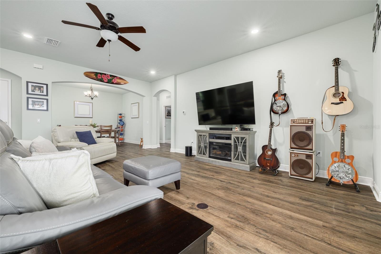 Image 7 of 36 For 1509 River Circle