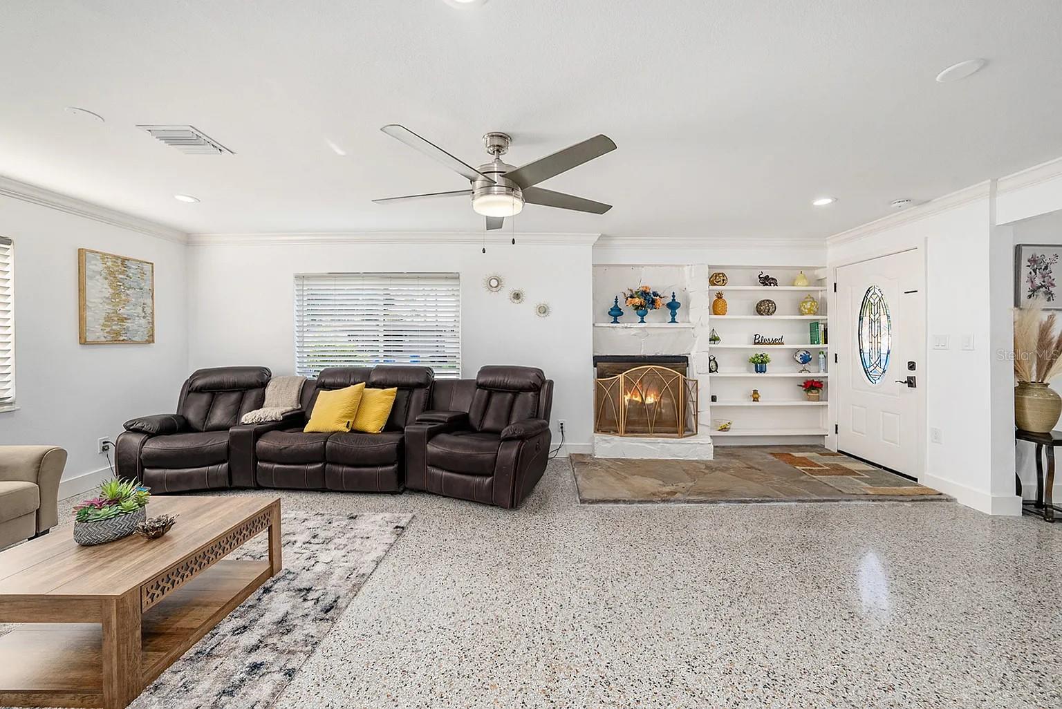 Image 18 of 26 For 8017 Dell Drive