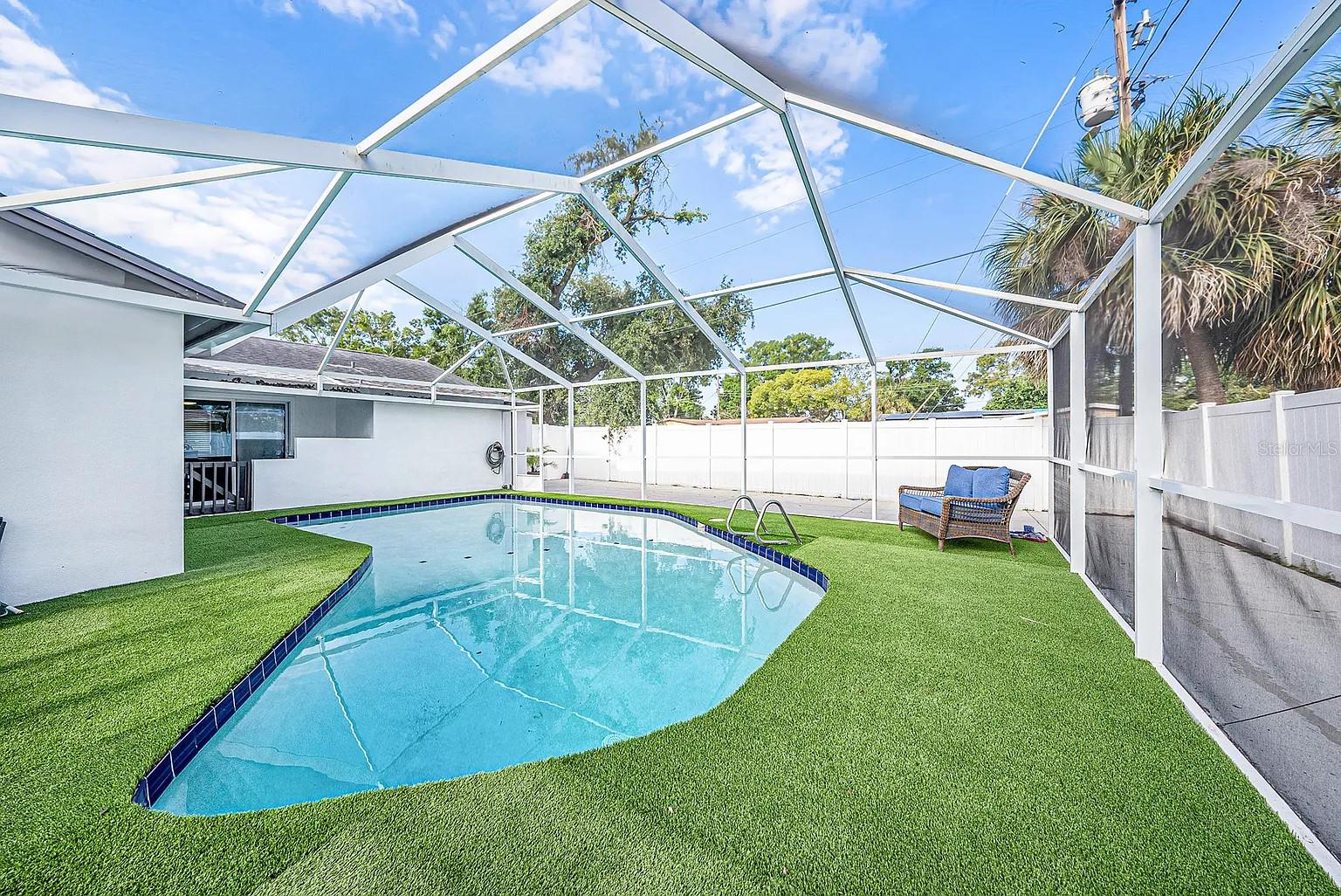 Image 19 of 26 For 8017 Dell Drive