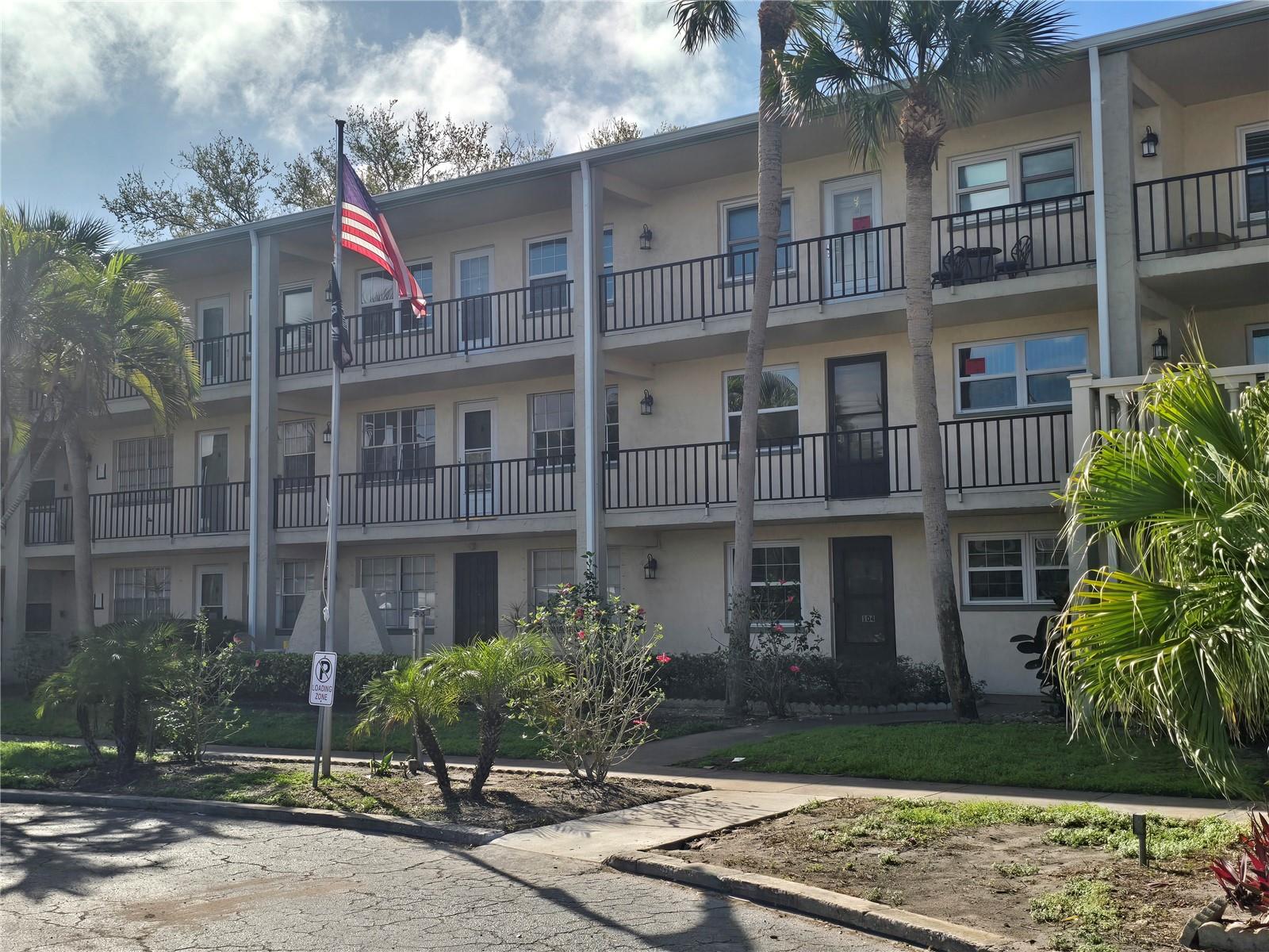 Image 10 of 14 For 11700 Park Boulevard 105