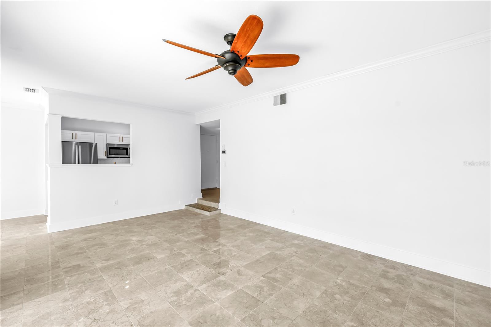 Image 14 of 48 For 509 Plaza Seville Court 19