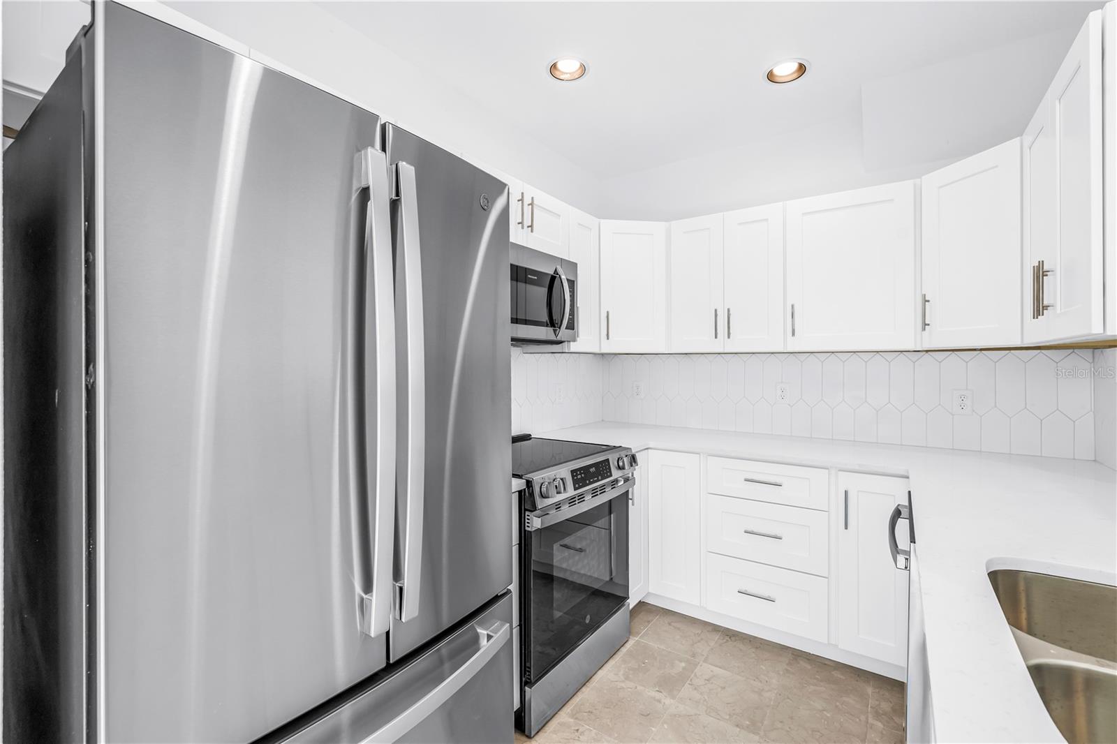 Image 21 of 48 For 509 Plaza Seville Court 19