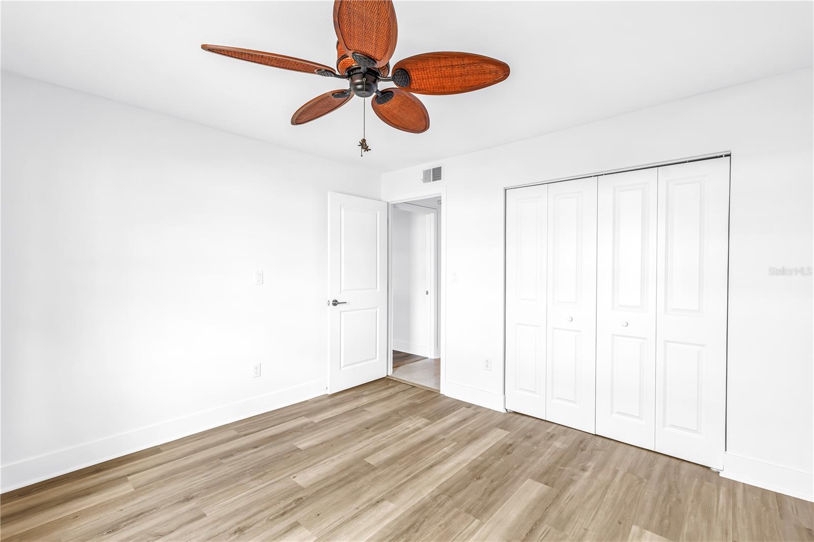 Image 27 of 48 For 509 Plaza Seville Court 19