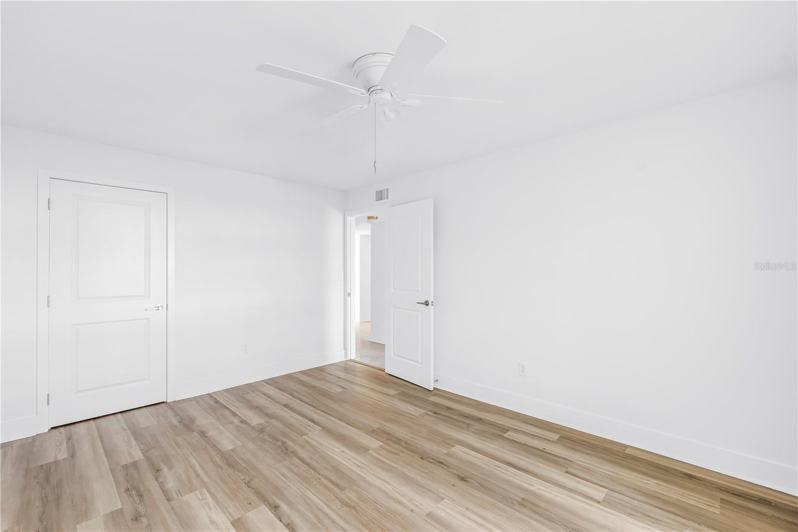 Image 29 of 48 For 509 Plaza Seville Court 19