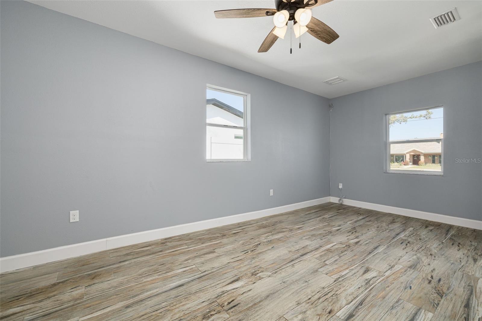 Image 22 of 48 For 4608 30th Avenue N