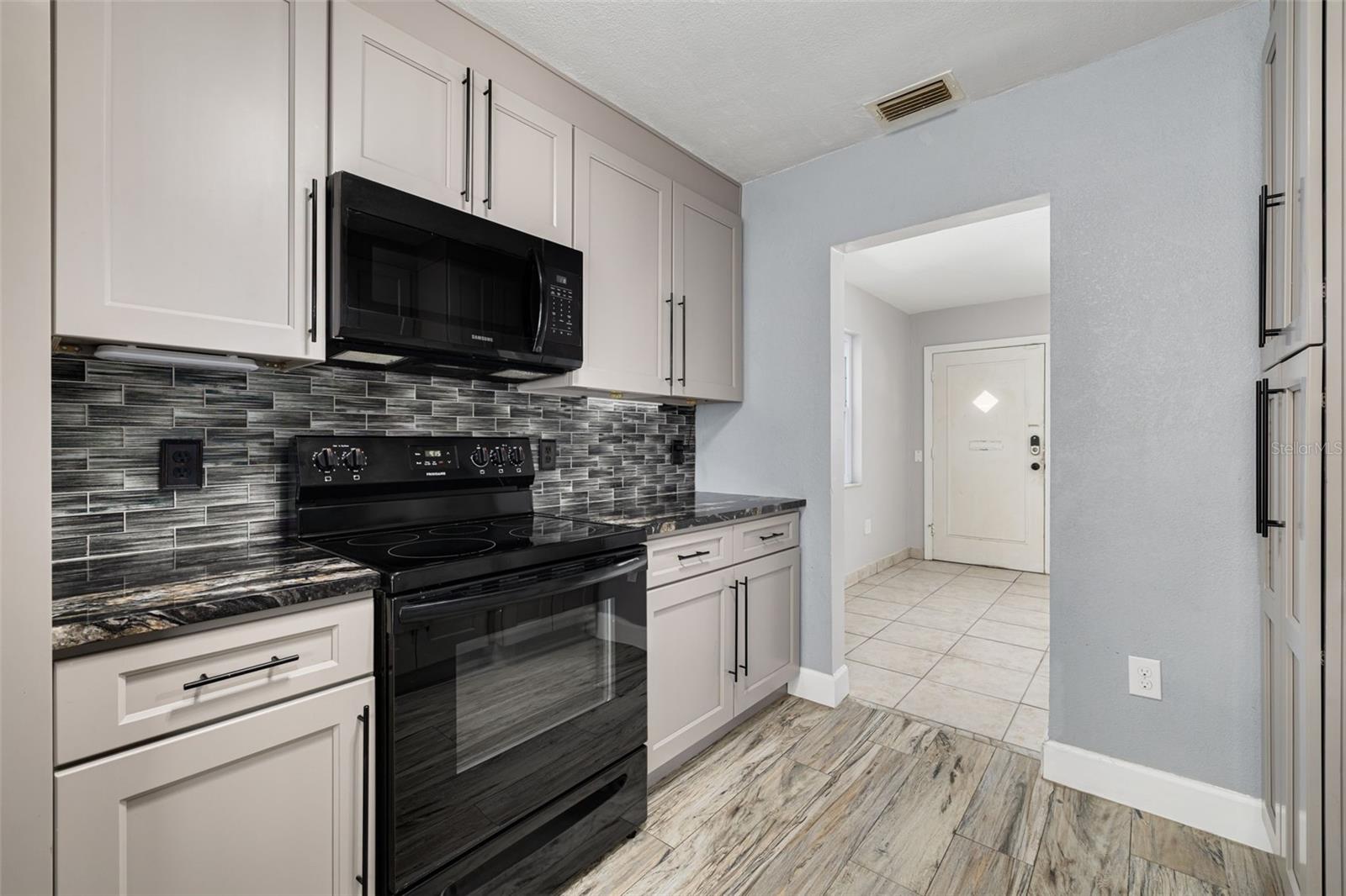 Image 27 of 48 For 4608 30th Avenue N