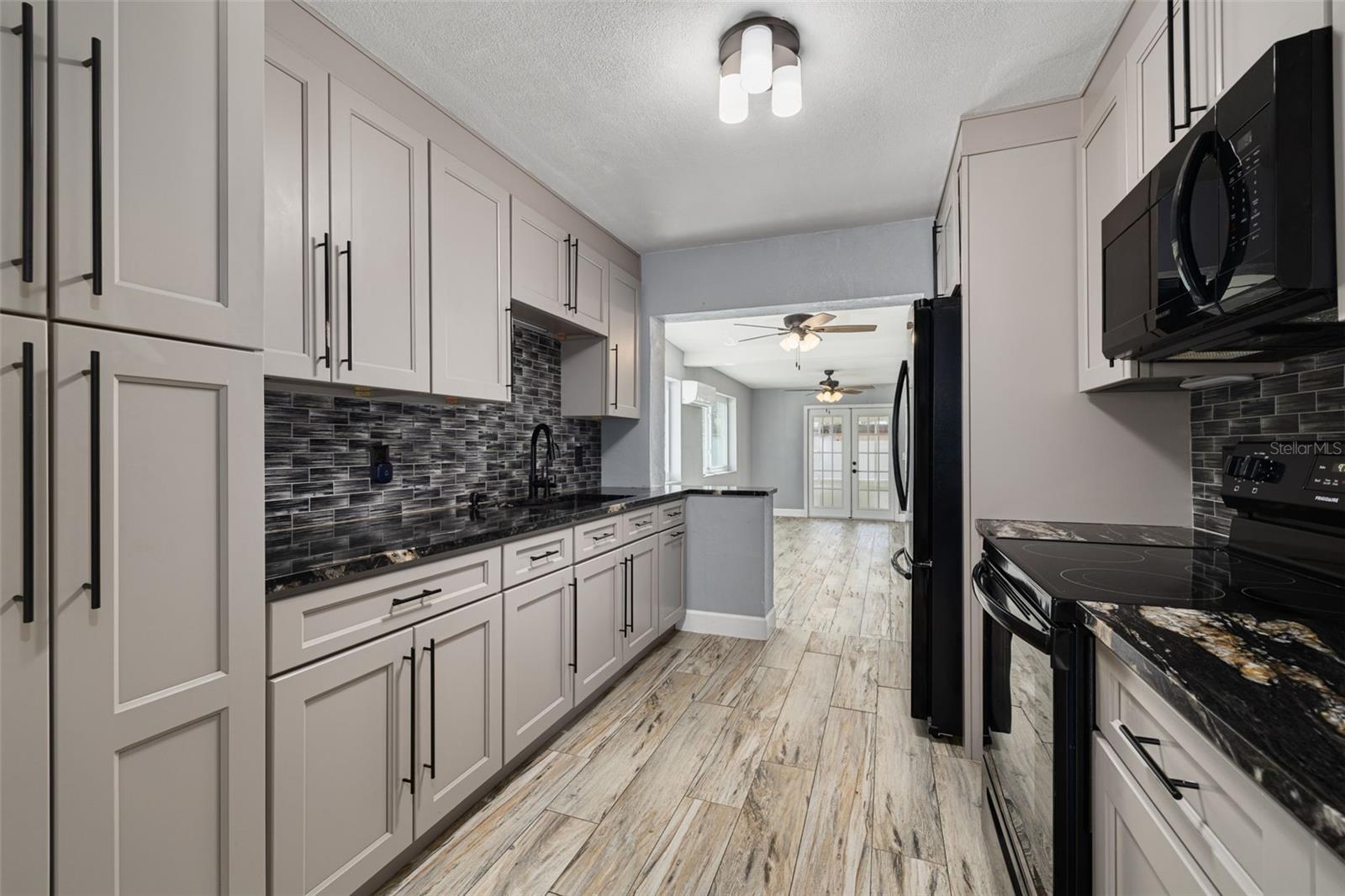 Image 3 of 48 For 4608 30th Avenue N