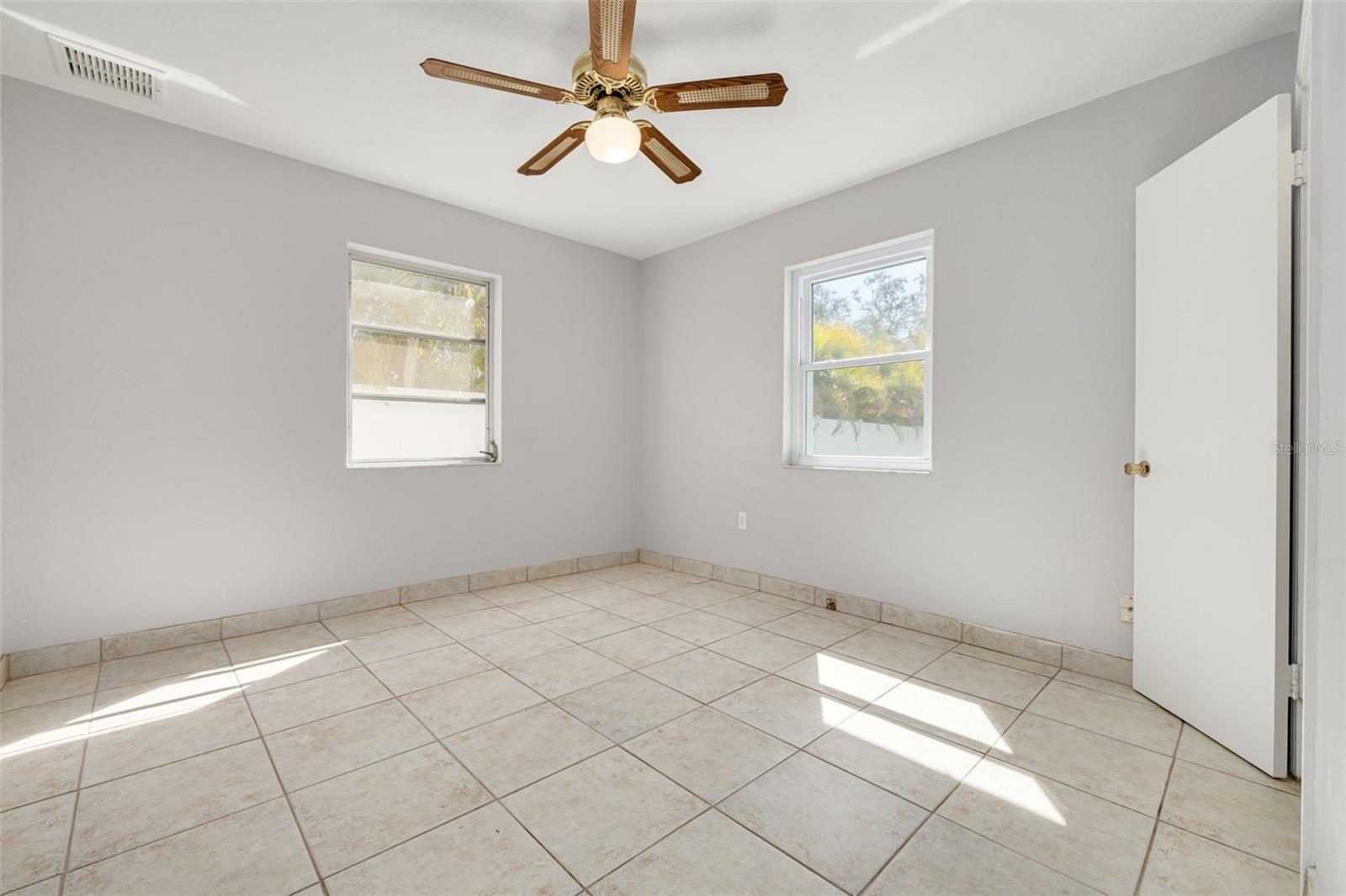 Image 31 of 48 For 4608 30th Avenue N