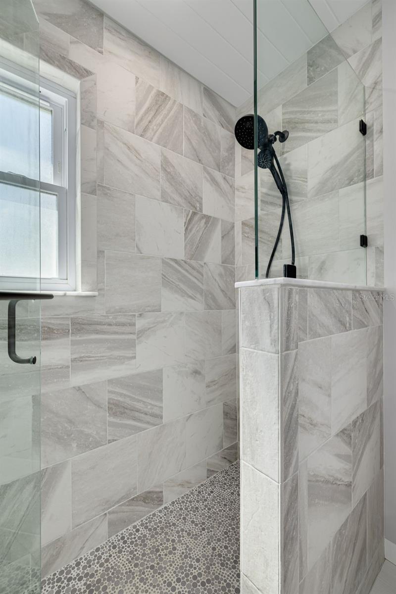 Image 35 of 48 For 4608 30th Avenue N