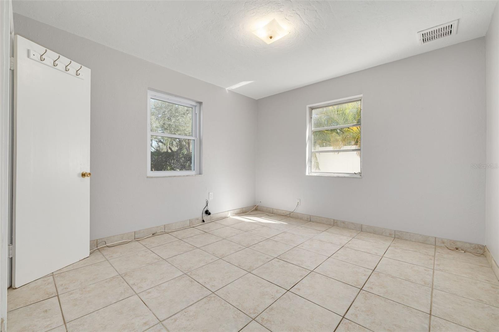 Image 36 of 48 For 4608 30th Avenue N