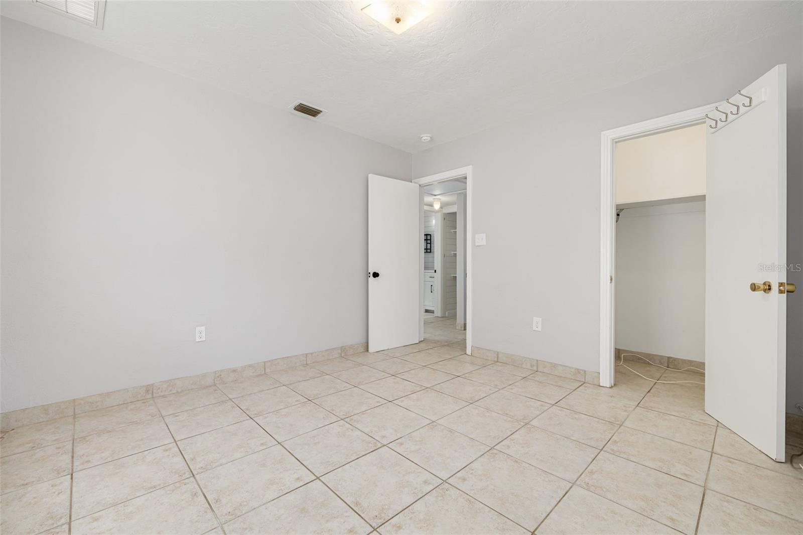 Image 38 of 48 For 4608 30th Avenue N