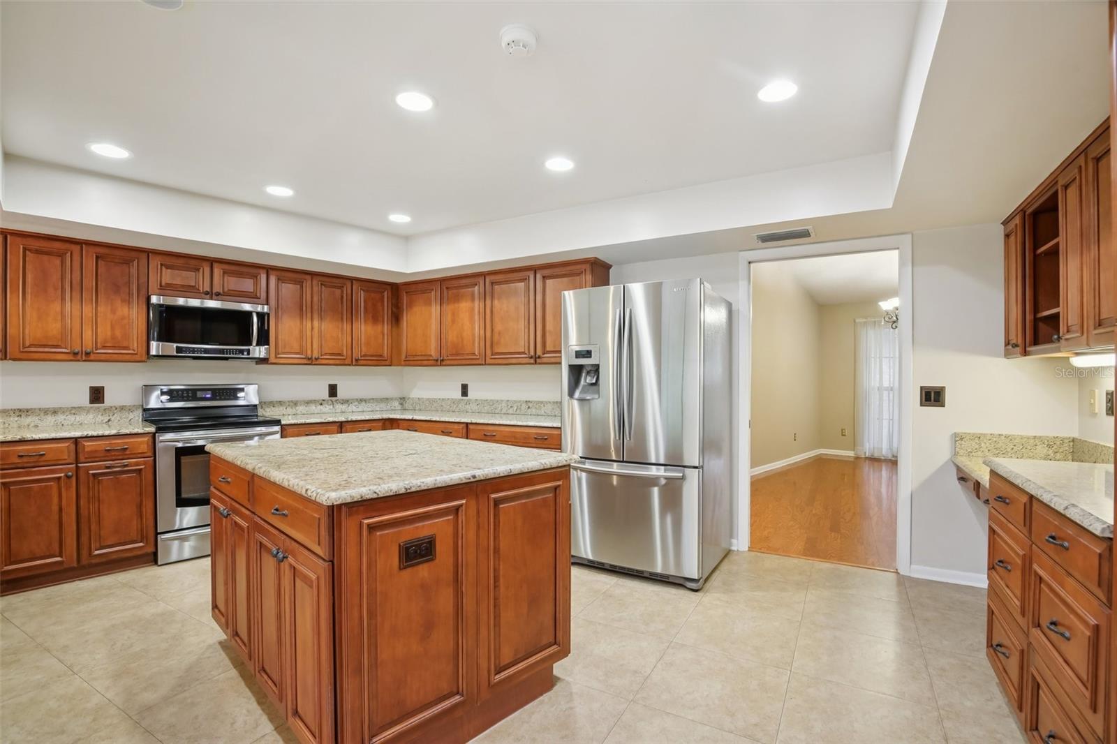 Image 19 of 61 For 17913 Clear Lake Drive