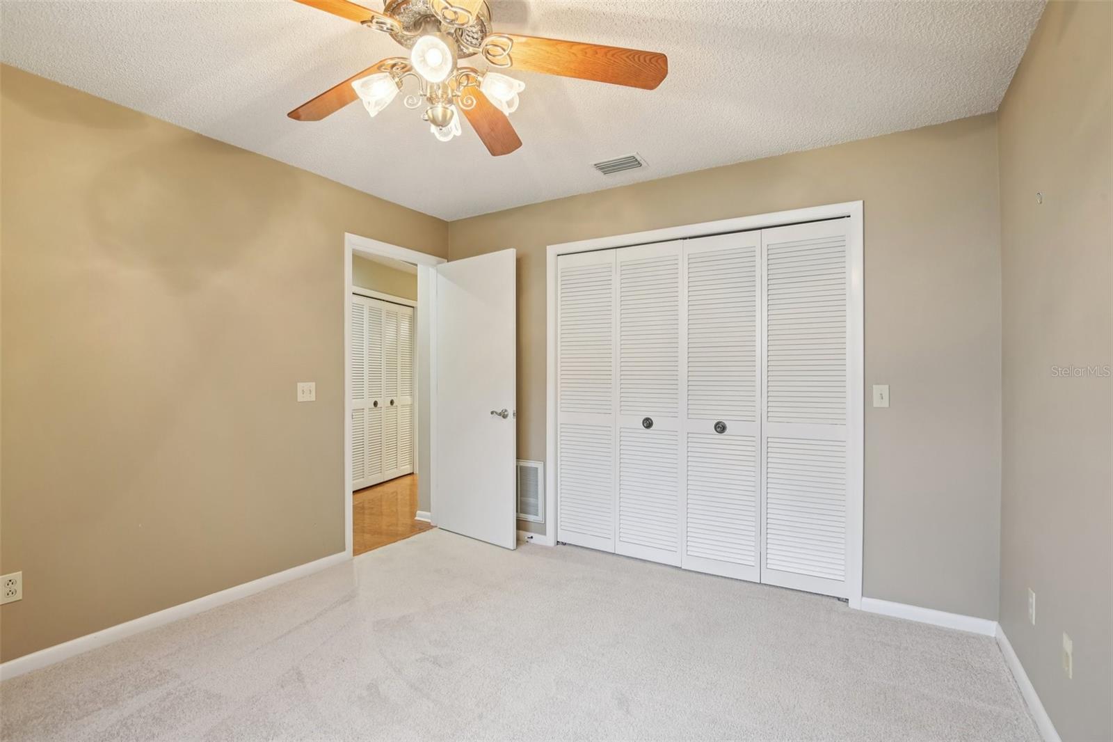 Image 22 of 61 For 17913 Clear Lake Drive