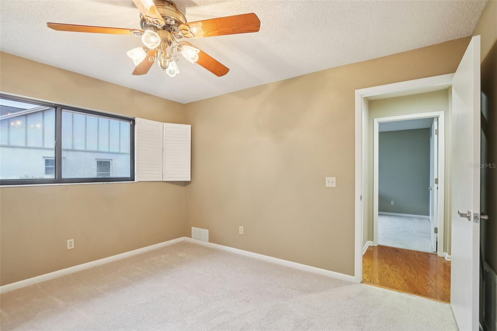 Image 23 of 61 For 17913 Clear Lake Drive