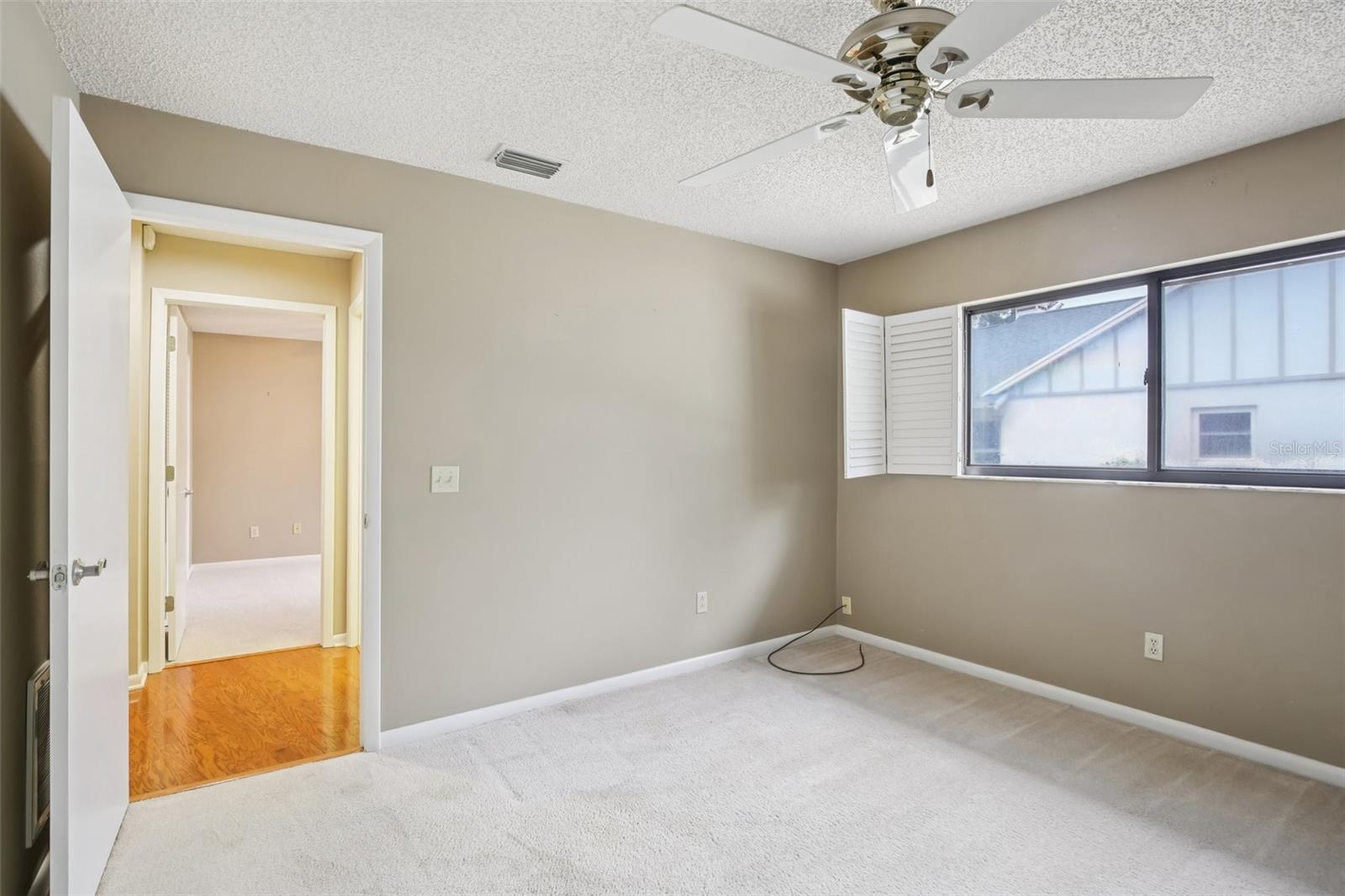 Image 28 of 61 For 17913 Clear Lake Drive