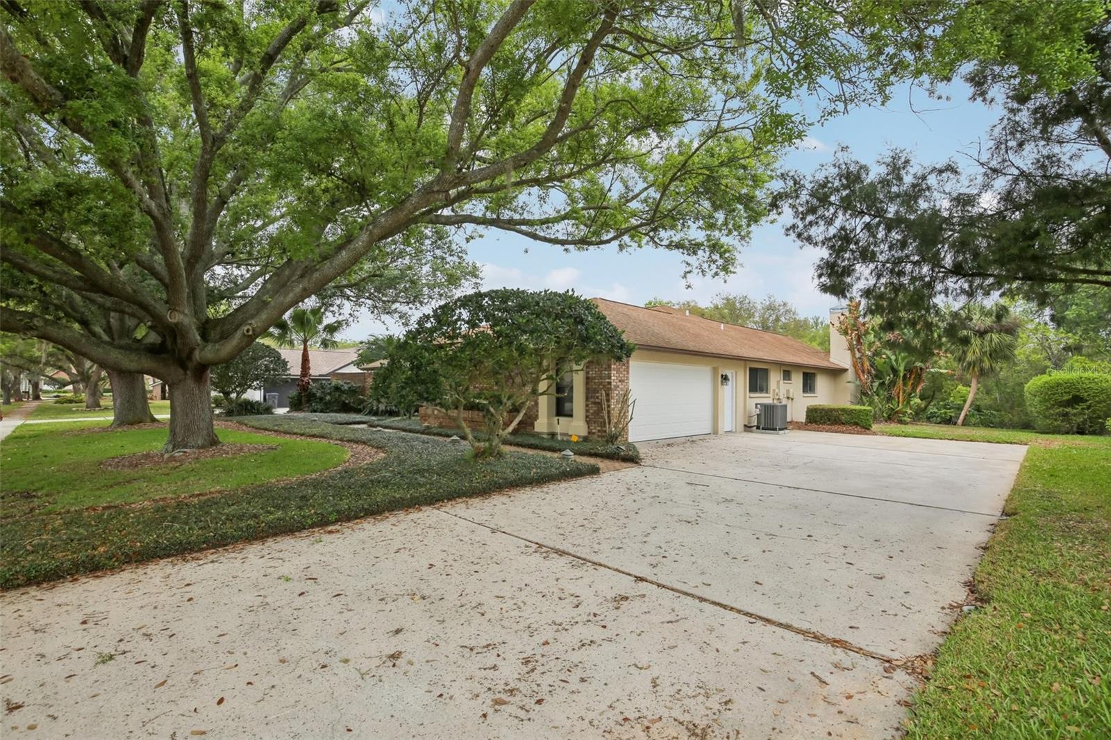 Image 3 of 61 For 17913 Clear Lake Drive