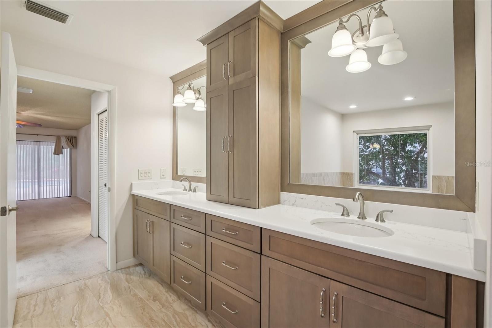 Image 40 of 61 For 17913 Clear Lake Drive