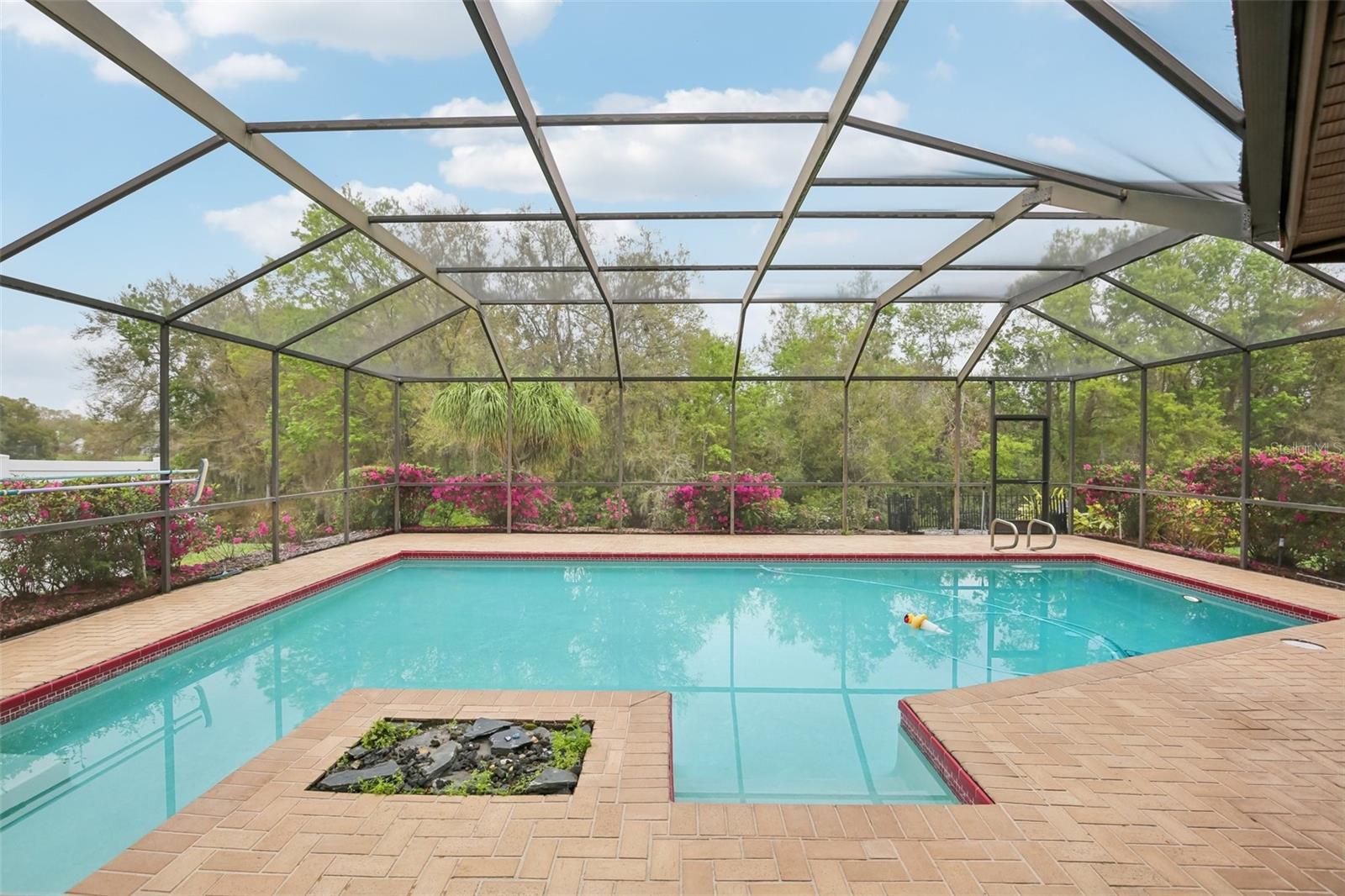 Image 44 of 61 For 17913 Clear Lake Drive