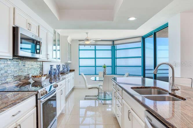 Image 18 of 85 For 1520 Gulf Boulevard 1602